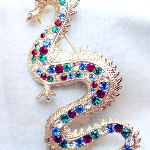 Jewelry - LUNAR NEW YEAR Crystal Encrusted Dragon Brooch 🌙